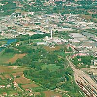 Vista aerea della fascia di verde che separa la Zip dalla città di Padova